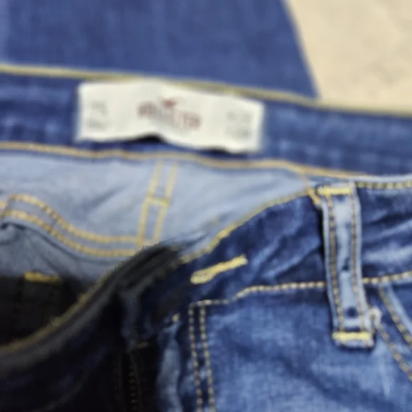 Hollister Sz 28W 29L Blue Skinny Jeans with Faded Indigo Detail - Picture 3 of 3